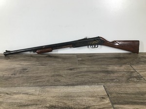 lot 282 image: Vintage Daisy Pump BB Gun