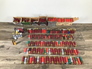 lot 291 image: Large Lot of Shotgun Shells - Steel  Lead  Slugs  Buckshot