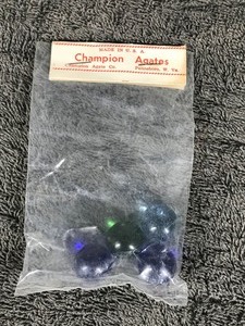 lot 332 image: 4 - Collectible Champion Agates in Original Package - Vintage