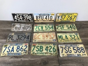 lot 364 image: Lot of 12 Collectible License Plates - Dates range from 1950 - 1989