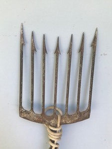 lot 382 image: 7 Tine Fishing Spear