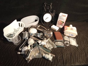 lot 475 image: Bathroom plumbing items and other bathroom items