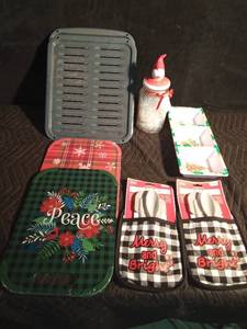 lot 476 image: New Christmas gift items and more