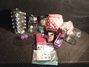 lot 474 image: Kitchen items