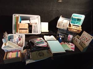 lot 460 image: Lot of Office supplies