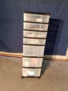 lot 146 image: 7 Drawer plastic storage unit on wheels with craft contents