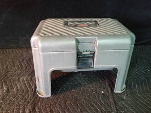 lot 133 image: Rubbermaid step stool toolbox