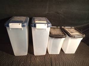 lot 127 image: 4 Pet food containers