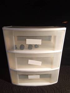 lot 114 image: Sterilite 3 drawer organizer on wheels