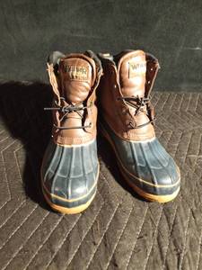 lot 106 image: Weather Spirit winter boots
