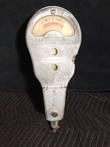 lot 85 image: Vintage parking meter