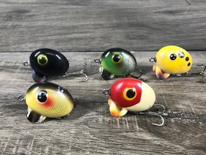 lot 428 image: Lot of Collectible South Bend Fin-Dingo Fishing Lures