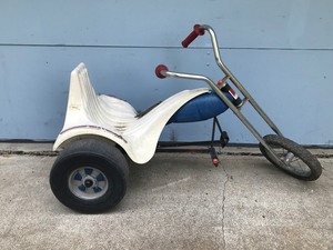 lot 438 image: Vintage  Original 1975 AMF Evel Knievel Pedal Trike