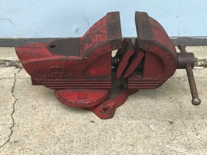 lot 444 image: Vintage Wilton Chicago #14 Shop King Vise
