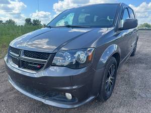 lot 8 image: 2017 Dodge Grand Caravan - 1 Owner