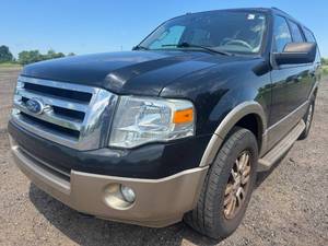 lot 4 image: 2011 Ford Expedition XLT - 1 Owner