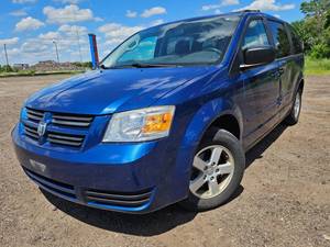 lot 10 image: 2010 Dodge Grand Caravan