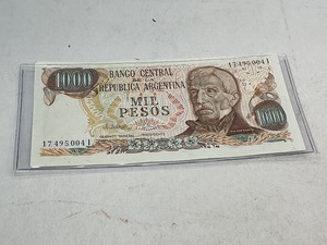 lot 76 image: Argentina Mil Peso