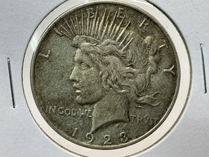 lot 92 image: 1923 Peace Dollar