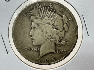 lot 93 image: 1924 Peace Dollar