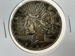 lot 100 image: 1924 Peace Dollar