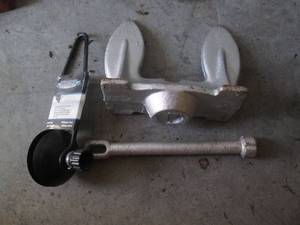 lot 31 image: 15 lb anchor and round cup motor fl...