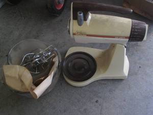 lot 43 image: Sunbeam mixer with various neaters...