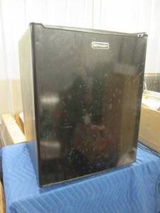 lot 75 image: Emerson mini fridge...