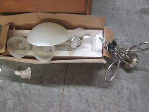 lot 81 image: Lot of new lighting...