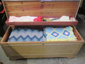 lot 85 image: Lane cedar chest filled with vintag...