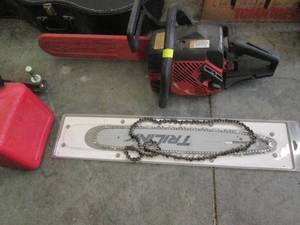 lot 3 image: Jonated chainsaw with extra bar and...