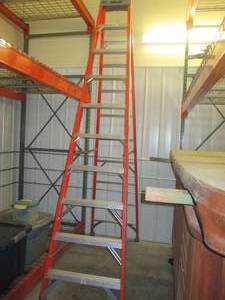lot 6 image: Keller 10 fiber glass laser in goo...