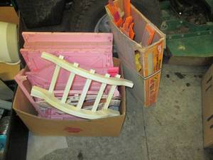lot 96 image: Hot Wheels track and Barbie House...