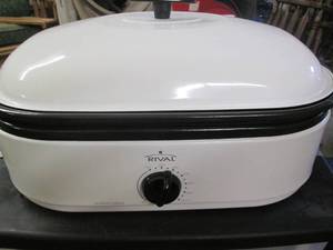 lot 97 image: Rival cooker...