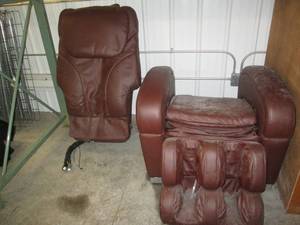 lot 102 image: Berkline massage chair...