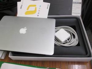 lot 119 image: Apple MacBook pro computer...
