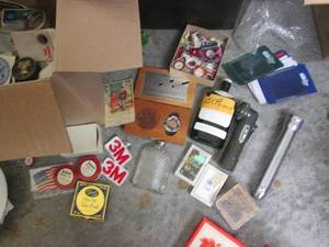 lot 124 image: Lot of vintage and collector items...