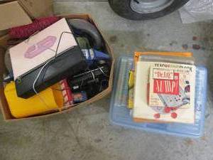 lot 126 image: Lot of toys and games, vintage and ...