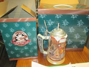 lot 127 image: Anheuser Busch collector set...