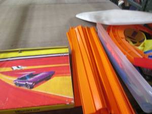 lot 150 image: Vintage 48 car Hot Wheel collector ...