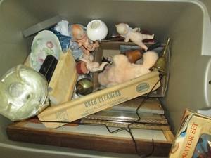 lot 158 image: Lot of vintage and household items,...