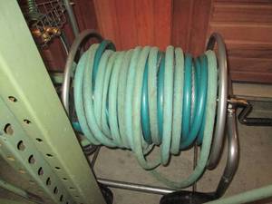 lot 161 image: Very sturdy hose reel with a 3 hose...