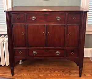 lot 2 image: Drexel Heritage Collection Side Board  Buffet Server  Credenza
