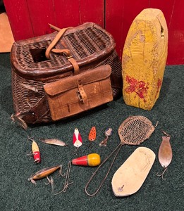 lot 47 image: Vintage Fishing Tackle Collection with Fishing Creel and Accessories