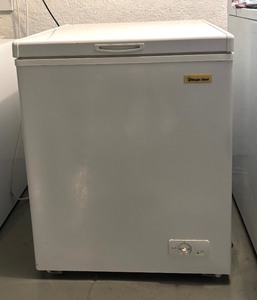 lot 19 image: Magic Chef Chest Freezer