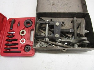 lot 68 image: Steering Wheel Puller, Pulley Remover