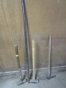 lot 83 image: Grub Hoe, Mauls, Pry Bar