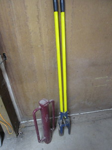 lot 84 image: Post Hole Digger, Post Driver