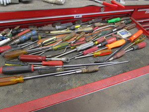 lot 112 image: Screwdrivers