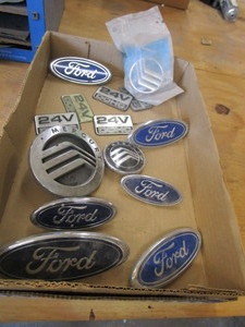 lot 140 image: Ford & Mercury Emblems